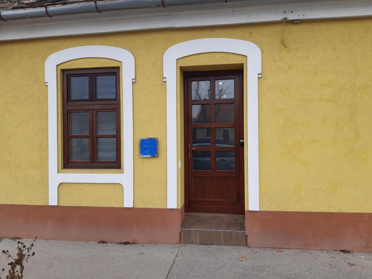 Ady Apartman Tata Exterior foto